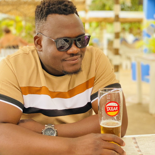 admire n. profile photo