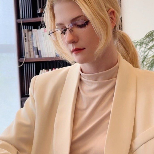 DENISE B. profile photo