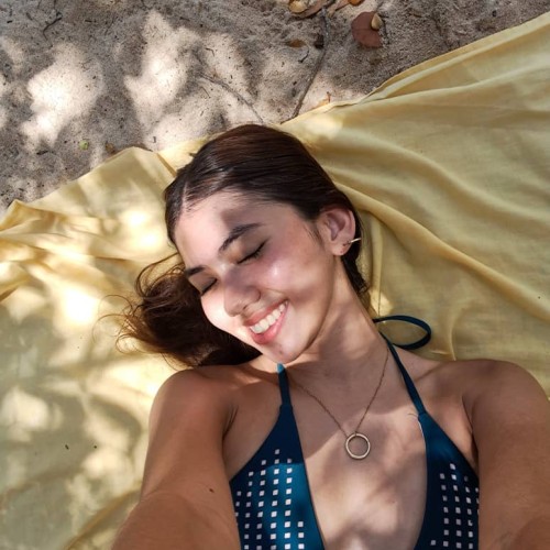 Estefani A.