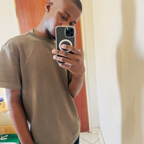 Lwazi m. profile photo