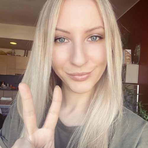 Corinne R.