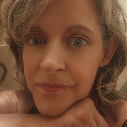 Julie Y. profile photo