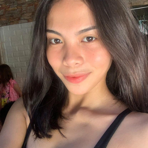 Leni J. profile photo