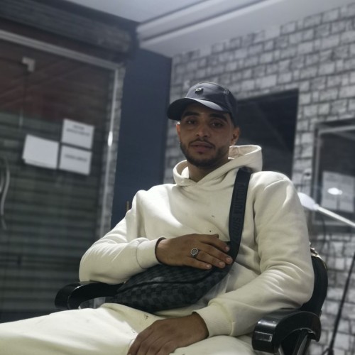 aek b. profile photo