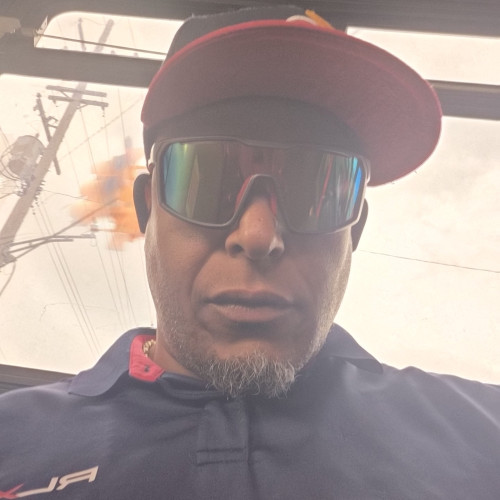 3zell L. profile photo