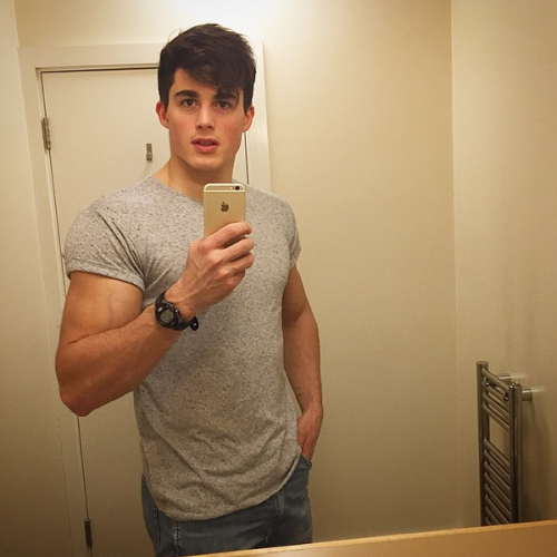 Max D.