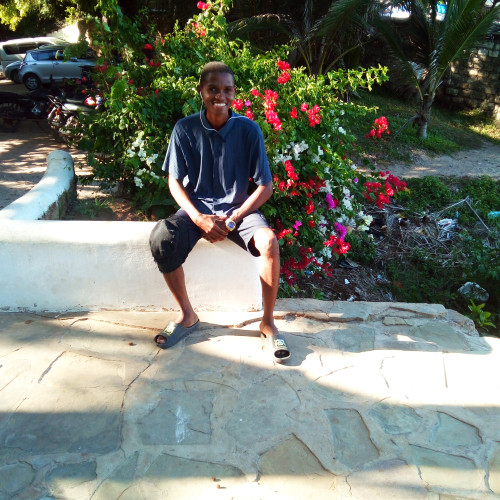 Almasi J. profile photo