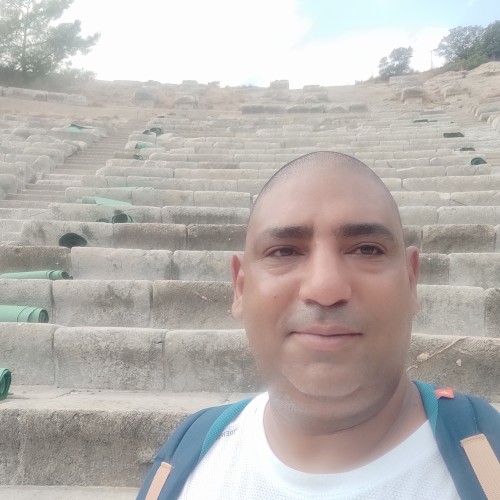 MOMO R. profile photo