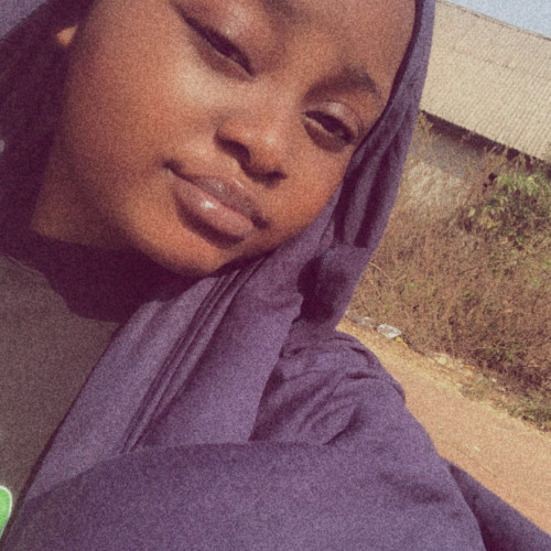 Nini v. profile photo