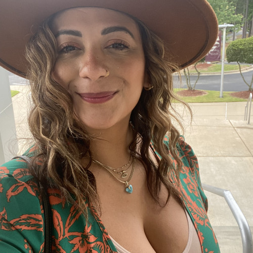 Gloria  L. profile photo