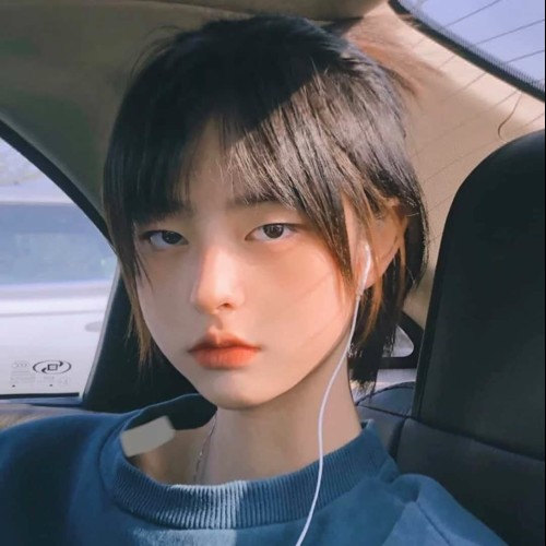 Elina E.