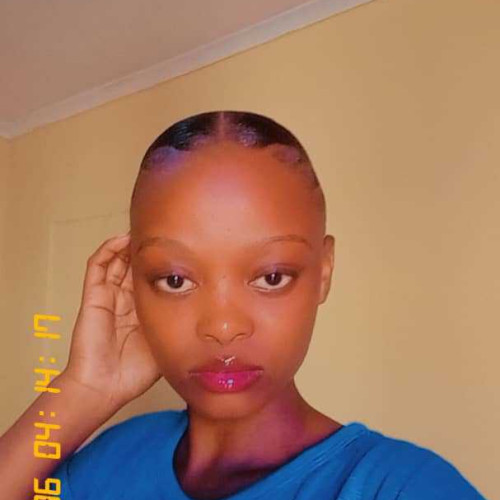 queen b. profile photo