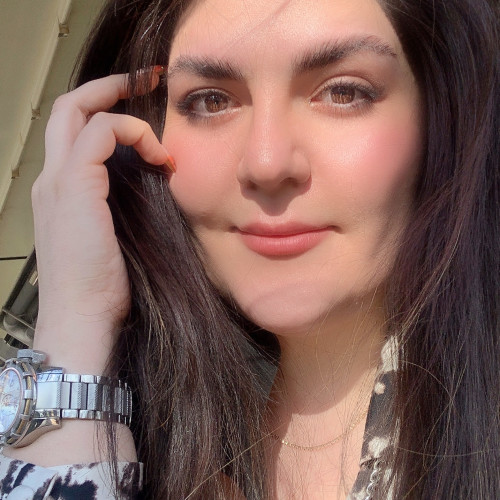 Donya  . profile photo