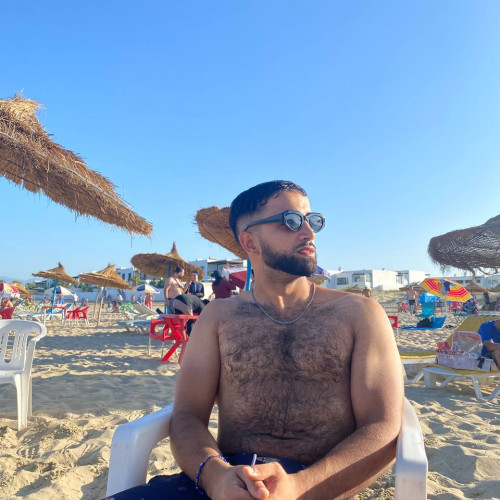 Nassim  l. profile photo