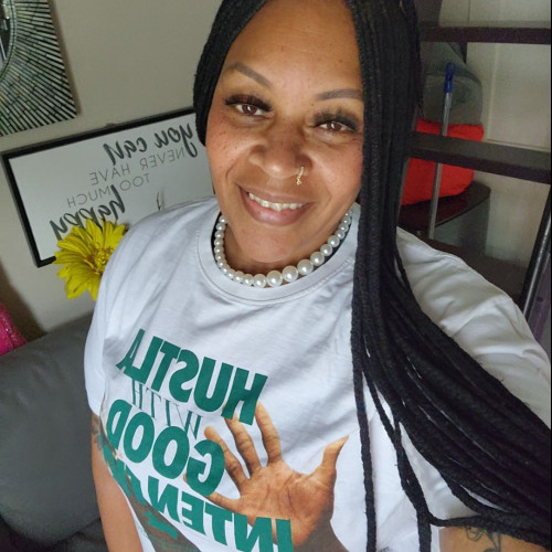 Aunty Dee S. profile photo