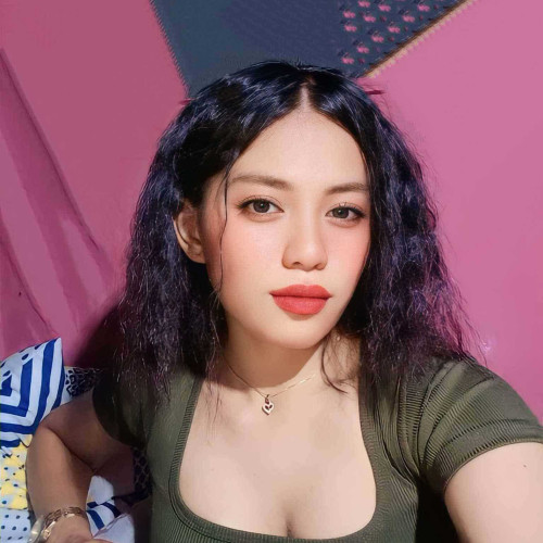 izy i. profile photo