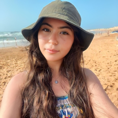 Lili R.