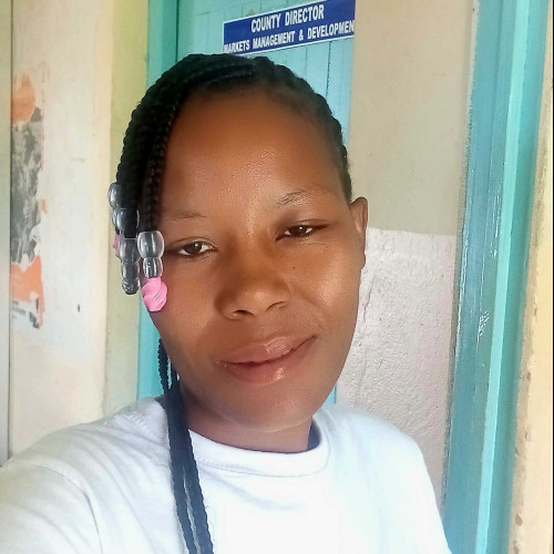 Naomie J. profile photo