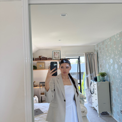 emelia r. profile photo
