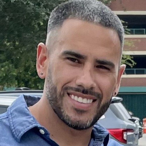Tomas H.