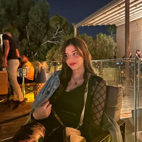 Yasmine  L.