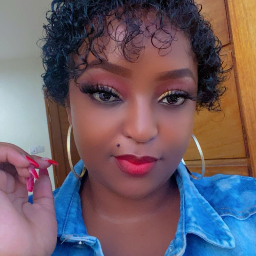 Essy  R. profile photo