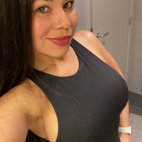 Yina R.