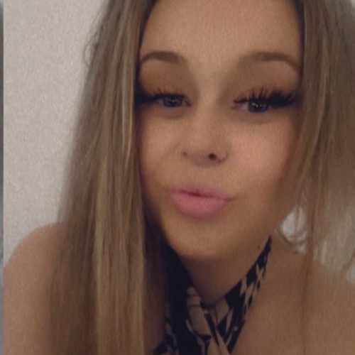 Chloe L.