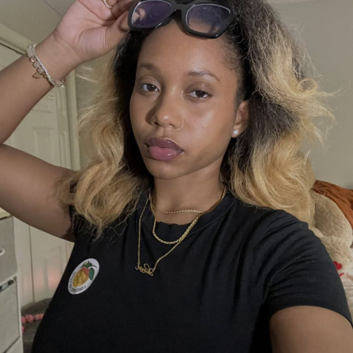 lena t. profile photo