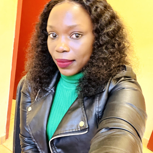 Dee M. profile photo