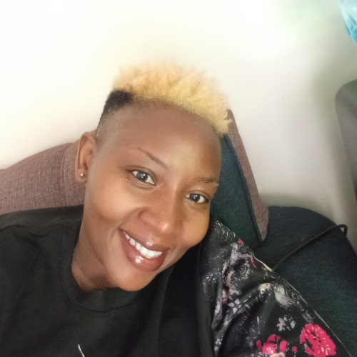 Essy E. profile photo