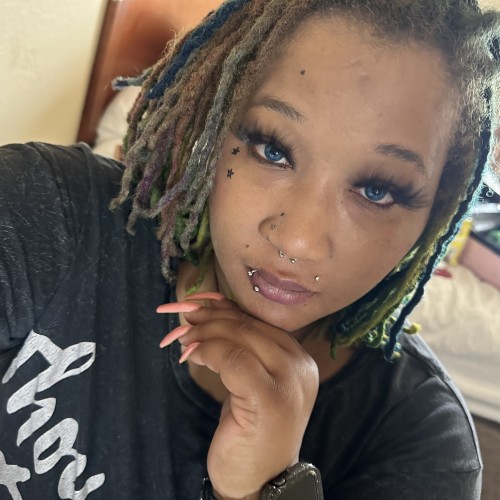 Nikki D.