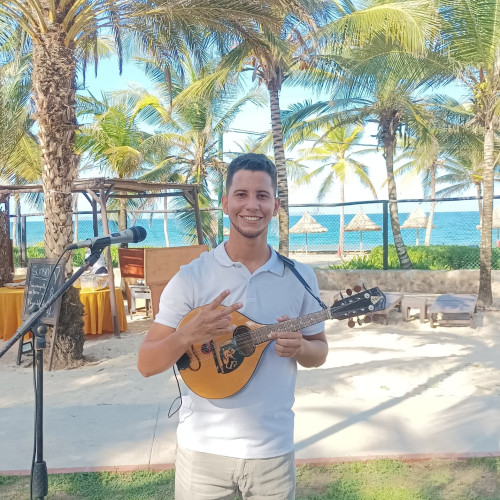 Carlos R. profile photo