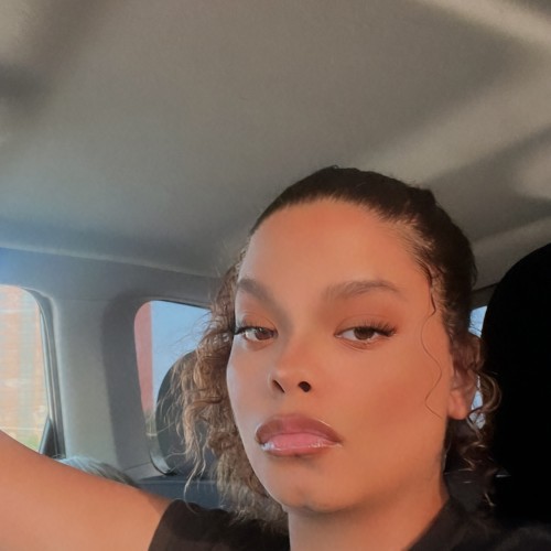 Mia M.