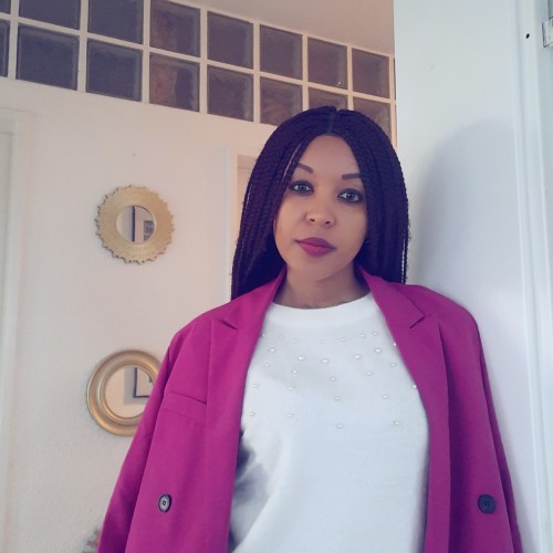 Noni K.