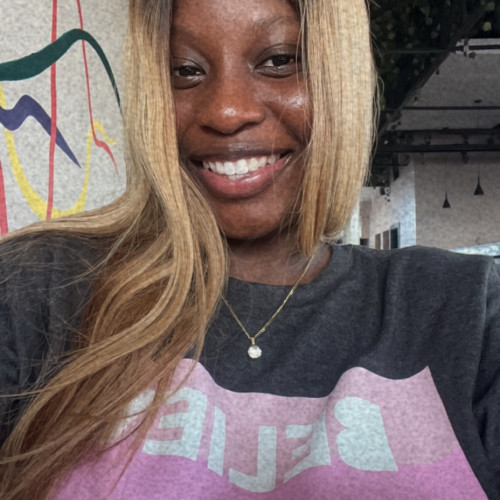 Niyola E.