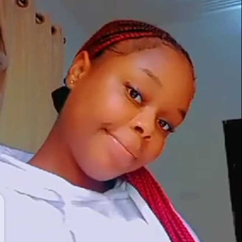 Dee🦋 b. profile photo