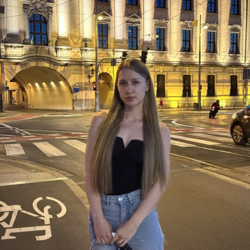 Alona F. profile photo