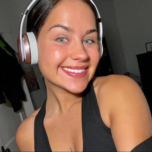 Lily  J. profile photo