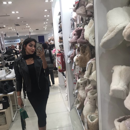 Salma  F.