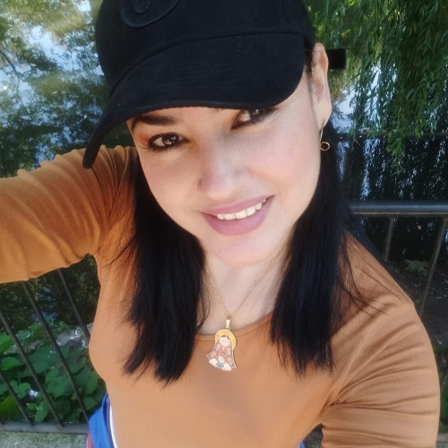 Yenni c. profile photo