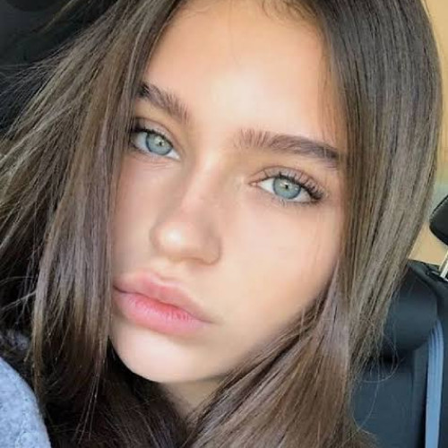 Lara J. profile photo