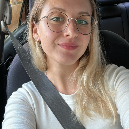 Nadya A.