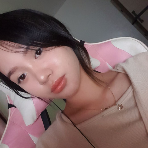 yuri e. profile photo