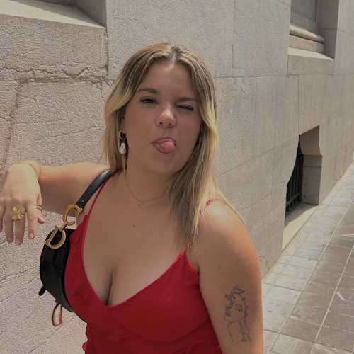 Alba V.