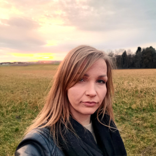 Julia M. profile photo