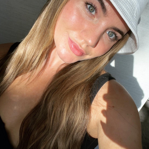 Demi F.