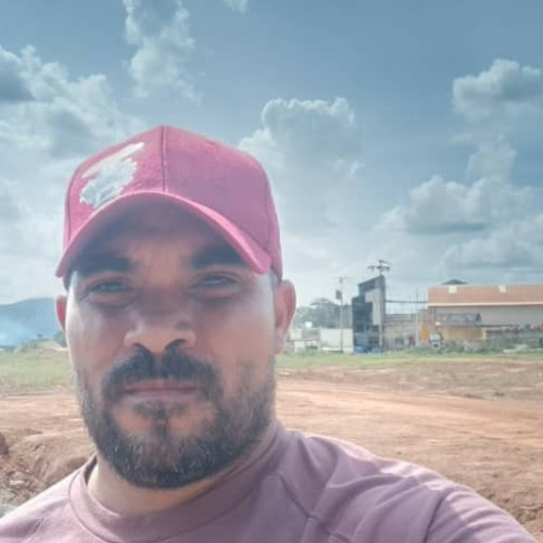 LUIS ALEJANDRO  B. profile photo