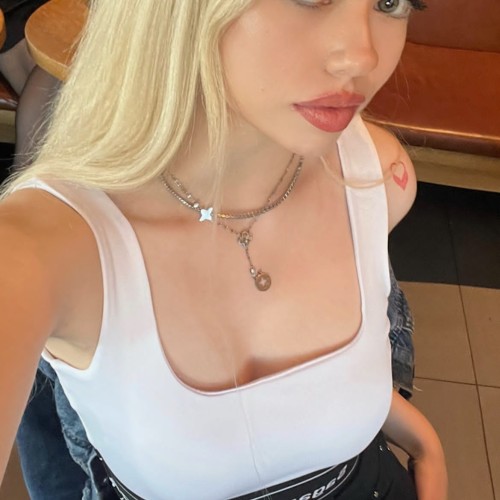 Bella C.