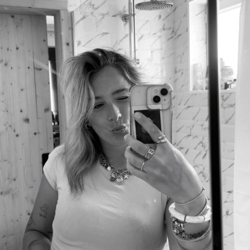marie R. profile photo